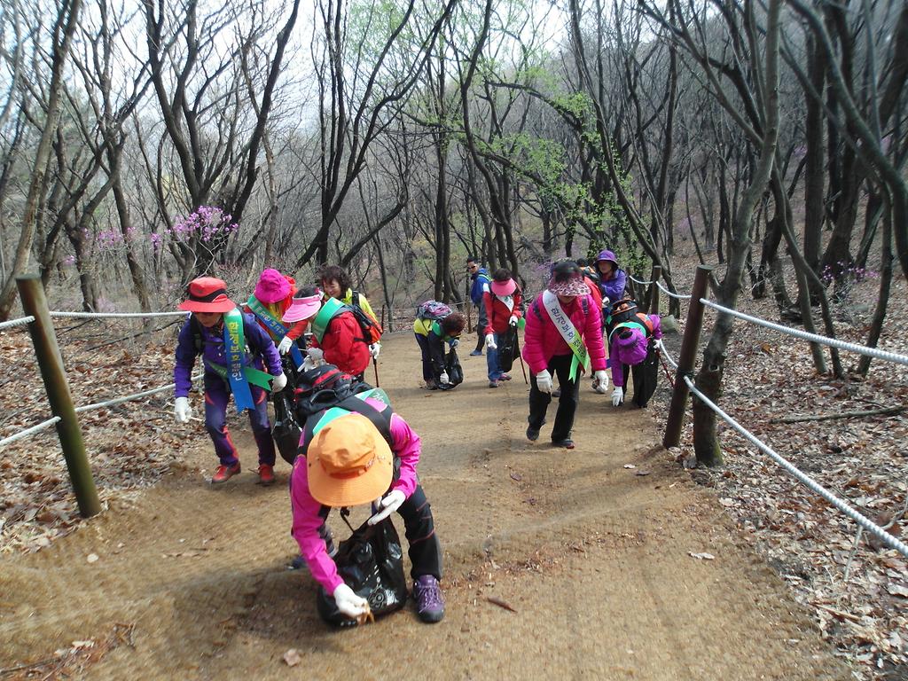 농가주부_고려산_등산로_청소(2)