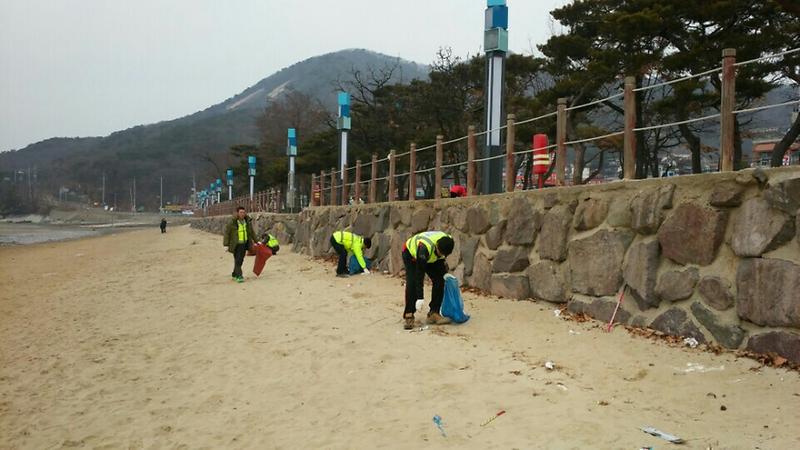 동막자유방범대청소중