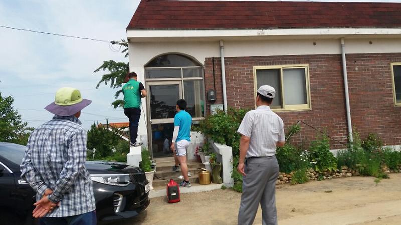 태극기_받침대_달기1