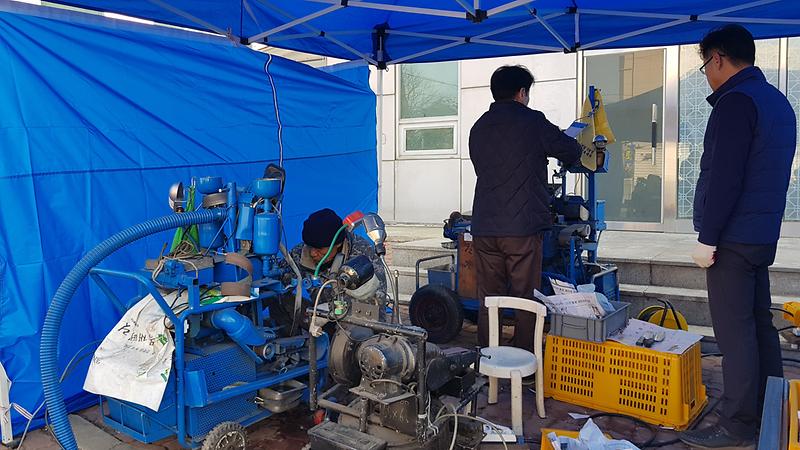 사진1(주민자치위원-칼갈이봉사)