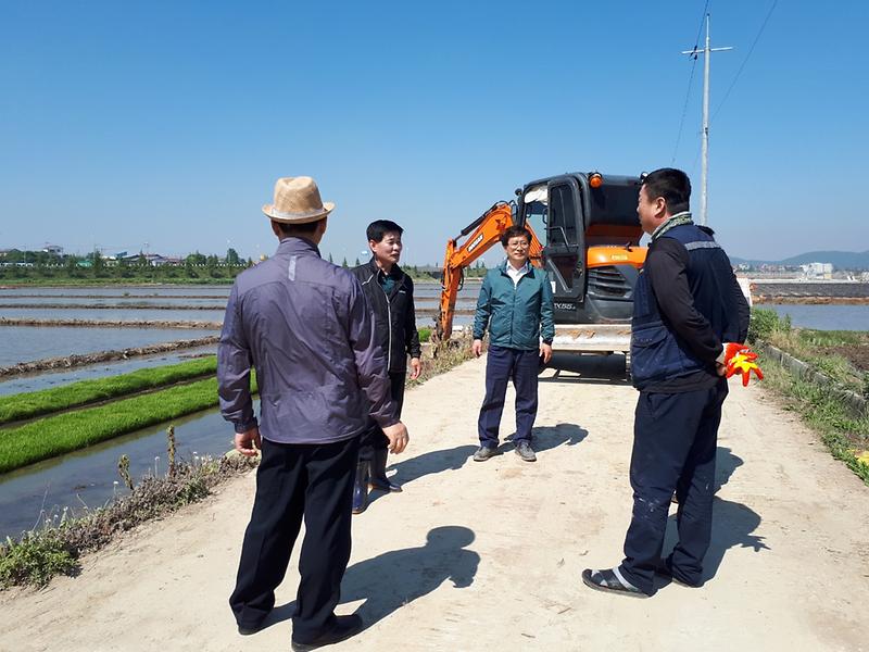 사진1(모내기현장_)