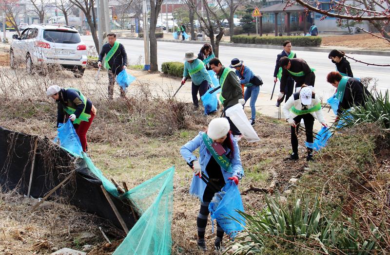사진2(새봄맞이_대청결운동)
