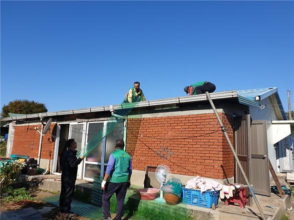 사랑의_집고쳐주기_행사(새마을남녀지도자)