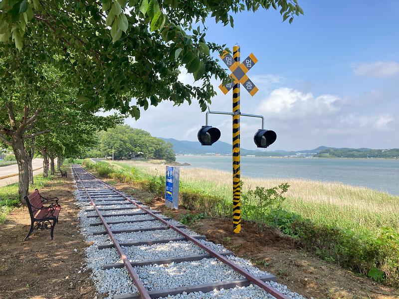 1E37B5F1-DB08-4EA9-894A-625C77066AE9