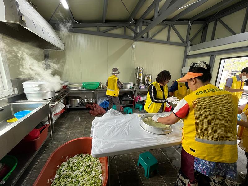 찐빵_물김치_나눔_행사_사진1