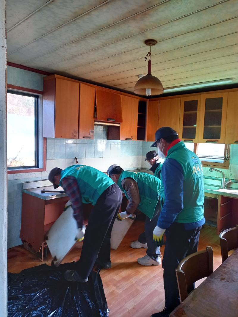 새마을지도자협의회_집수리봉사_2