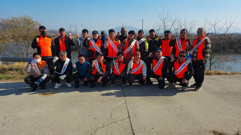 하점면 의용소방대, 삼거천 일원 환경정화 활동 실시 사진