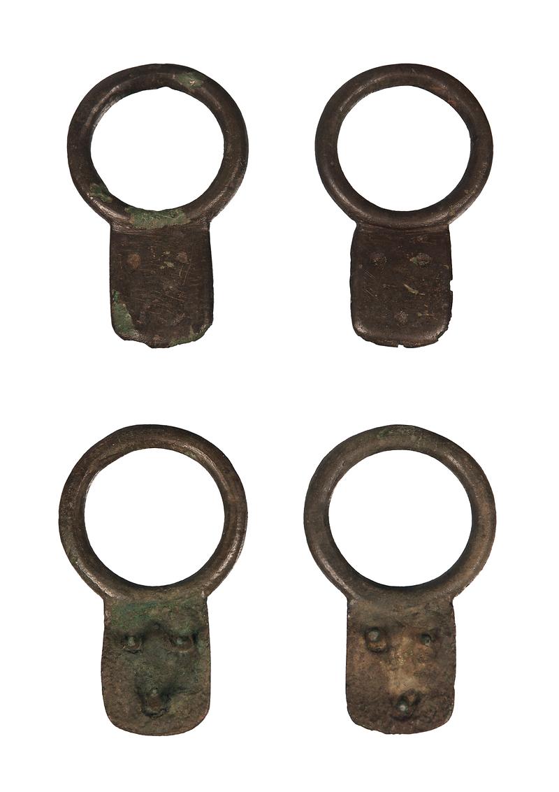 청동제고리장식