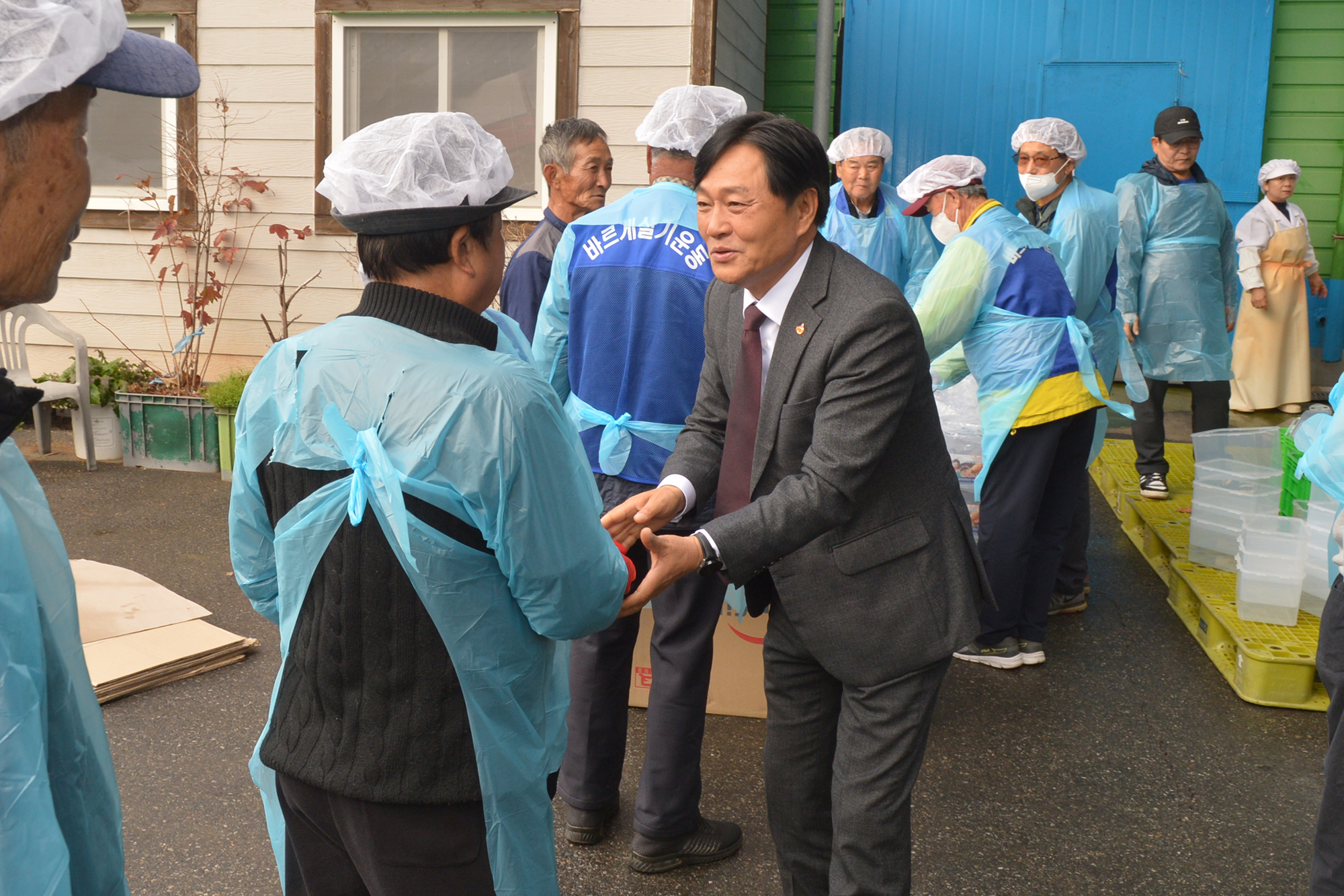  다문화가족과_김장담그기_행사_(2).jpg 이미지