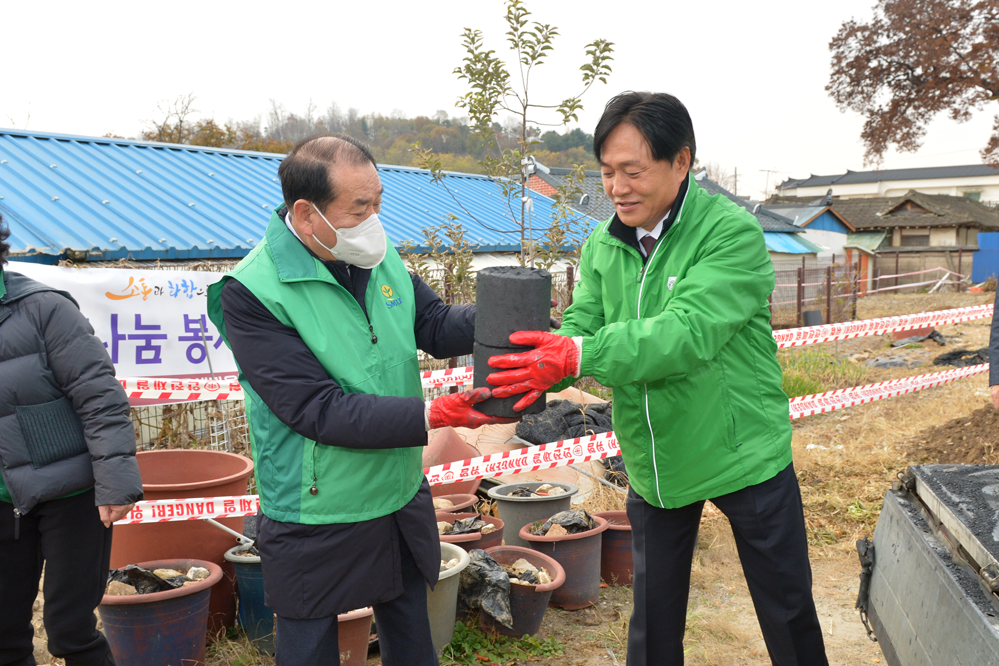  강화읍_새마을_연탄나눔행사_(5).jpg 이미지