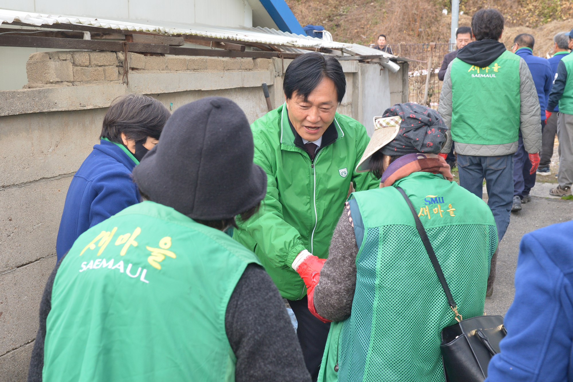  강화읍_새마을_연탄나눔행사_(7).jpg 이미지