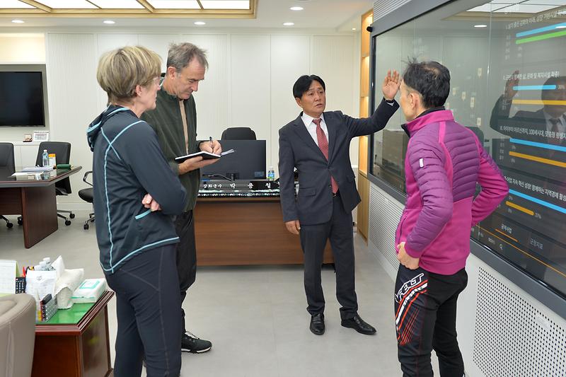 1._주한미군대사_강화군청_방문_(7).jpg 이미지