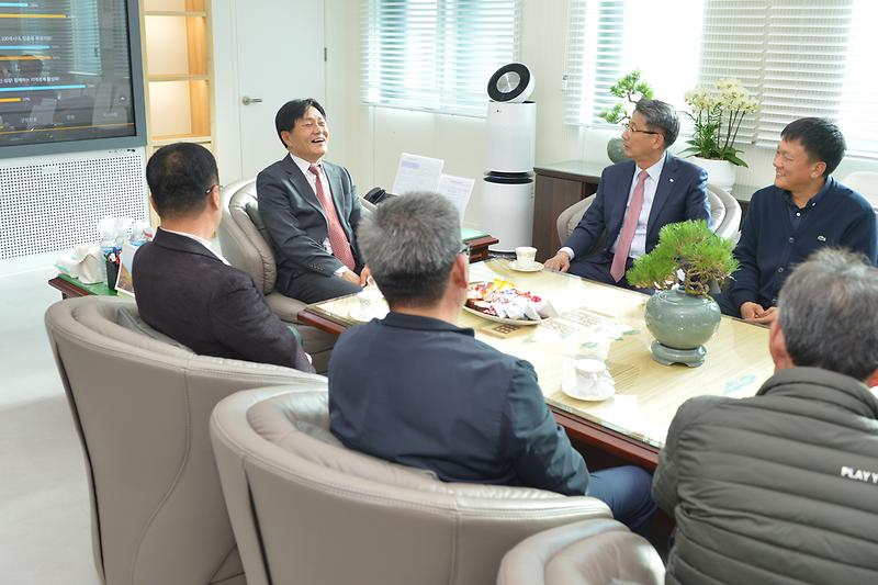 7._수산업경영인회_간담회_(2).jpg 이미지