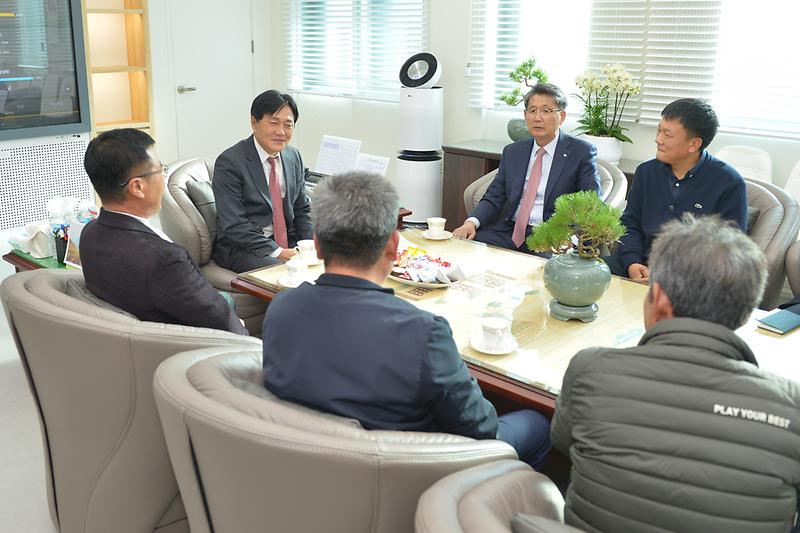 7._수산업경영인회_간담회_(3).jpg 이미지