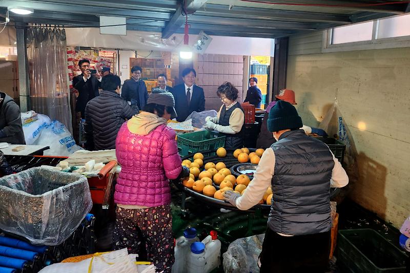 강화섬배_수출_선적장_격려_(1).jpg 이미지