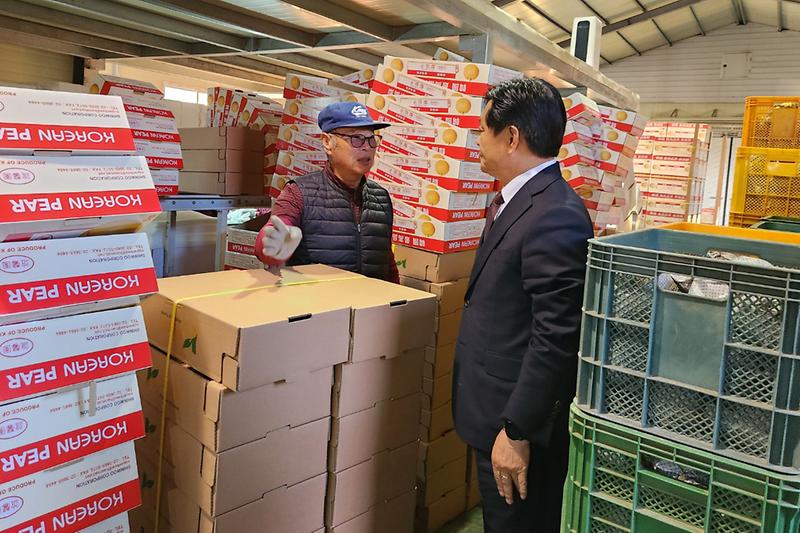 강화섬배_수출_선적장_격려_(3).jpg 이미지