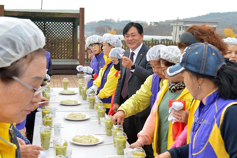 여성댠체협의회_김치나눔행사_(2).jpg 이미지