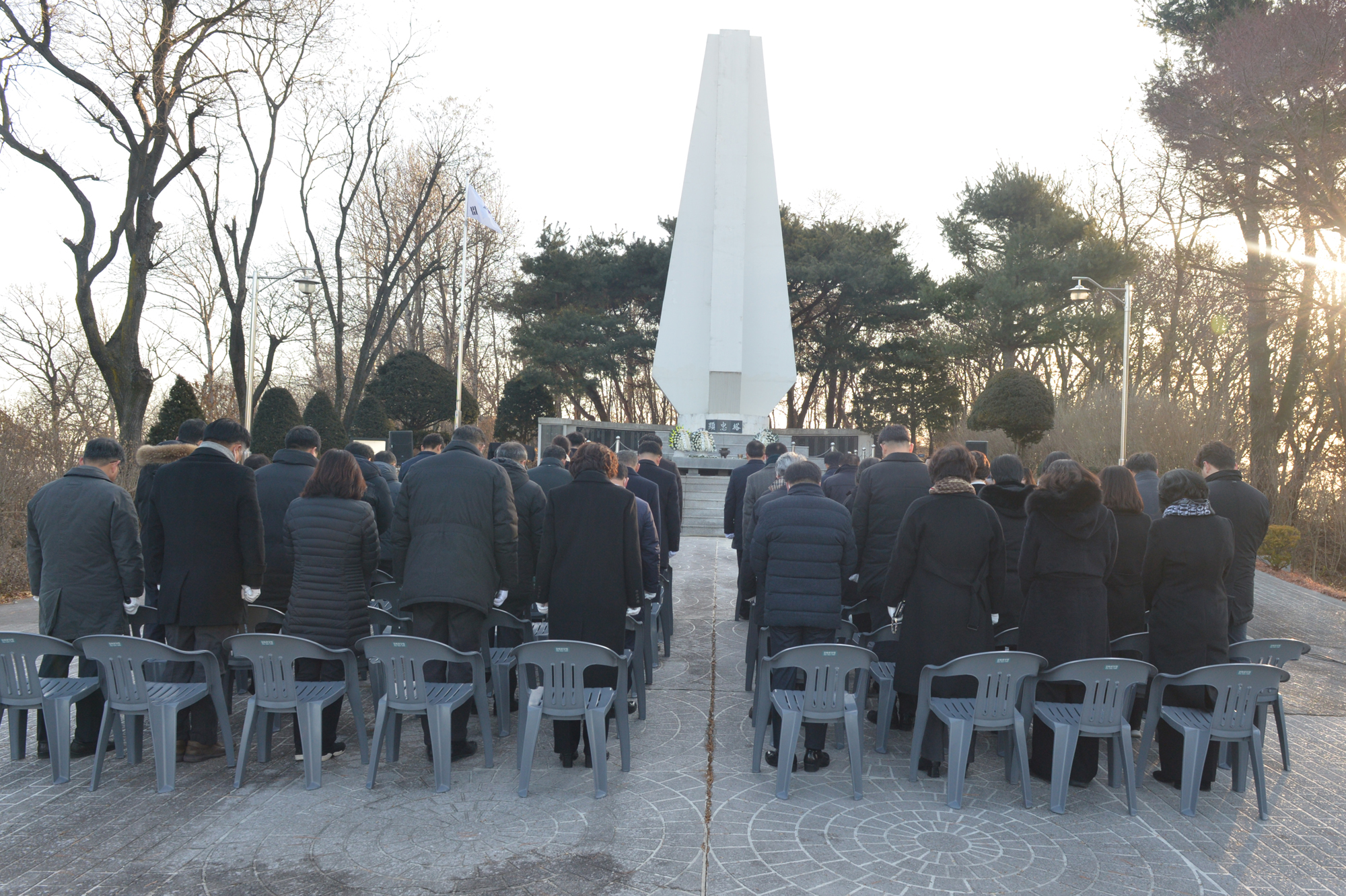  2025년_새해_현충탑_참배_(4).jpg 이미지