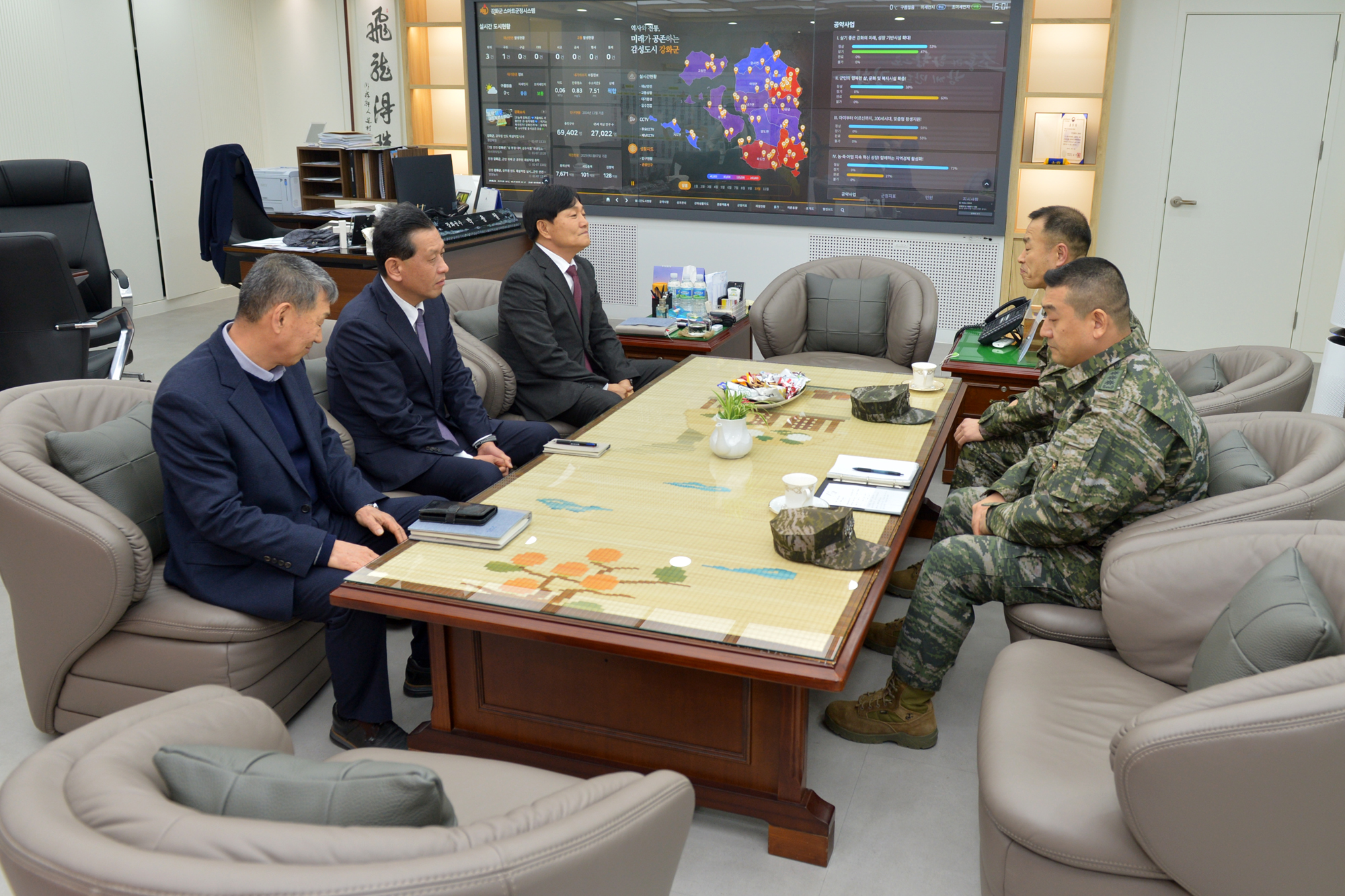  해병대_2사단장_강화군청_방문_(11).jpg 이미지