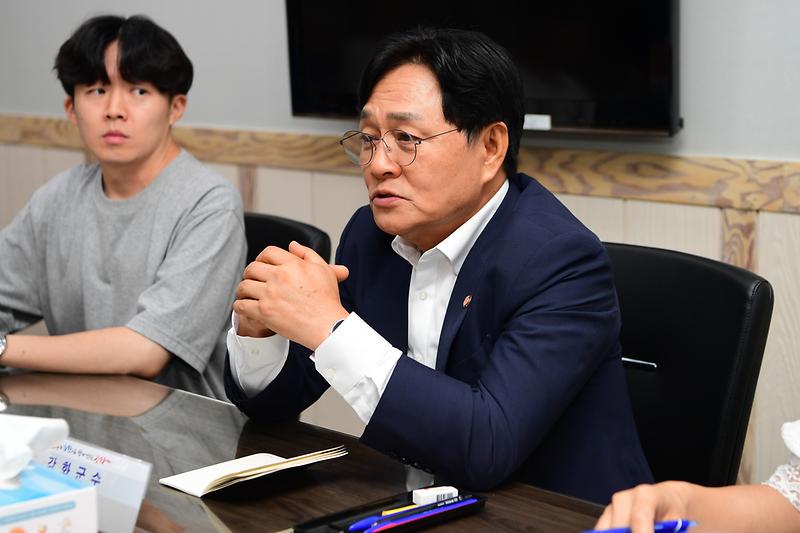 2025년_민원담당_공무원_간담회_(5).jpg 이미지