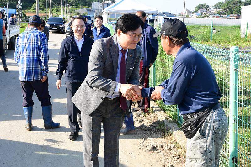 2025년_예비못자리_지원사업_현장_격려_(7).jpg 이미지