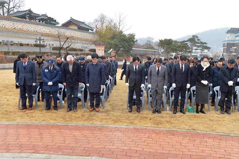 3.1절_기념비_참배_(6).jpg 이미지