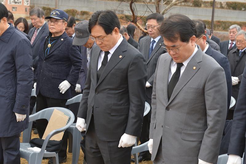 3.1절_기념비_참배_(7).jpg 이미지