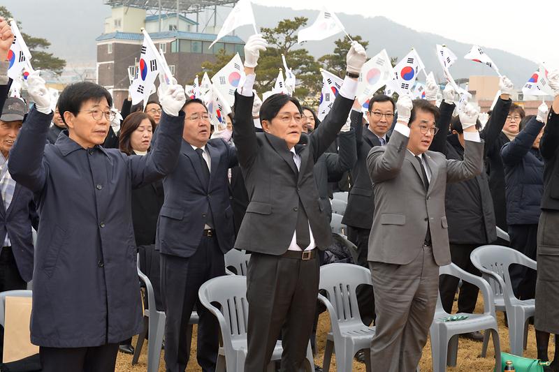 3.1절_기념비_참배_(9).jpg 이미지