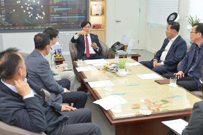 봄_축제_긴급회의_(9).jpg 이미지