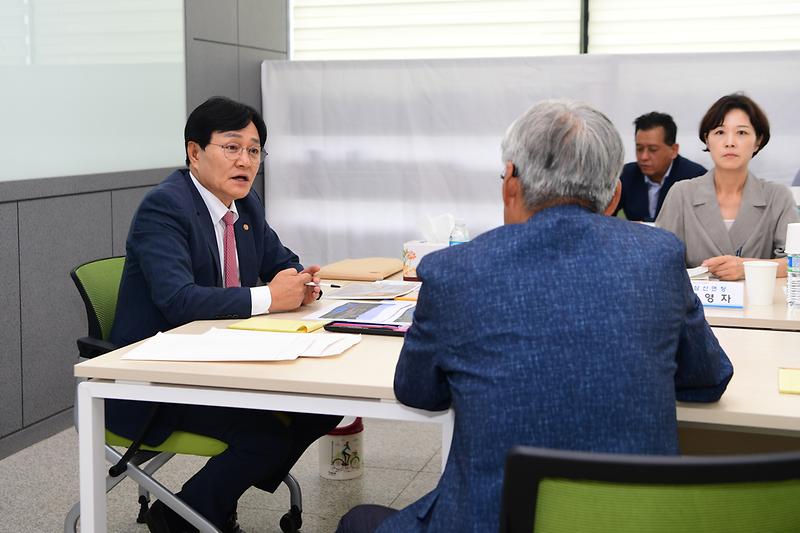 찾아가는_이동군수실_(8).jpg 이미지