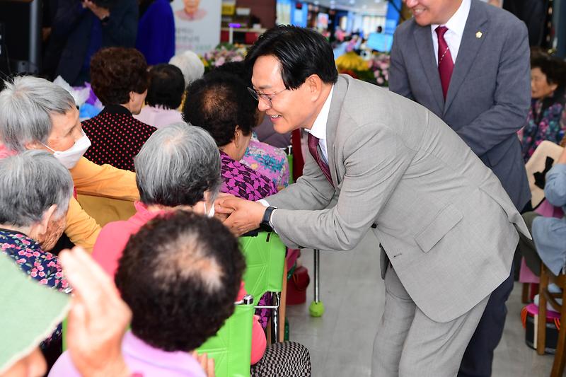 은혜재가요양복지센터_장수잔치_(4).jpg 이미지