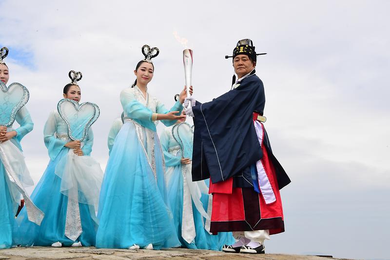 개천대제_및_성화채화_(35).jpg 이미지