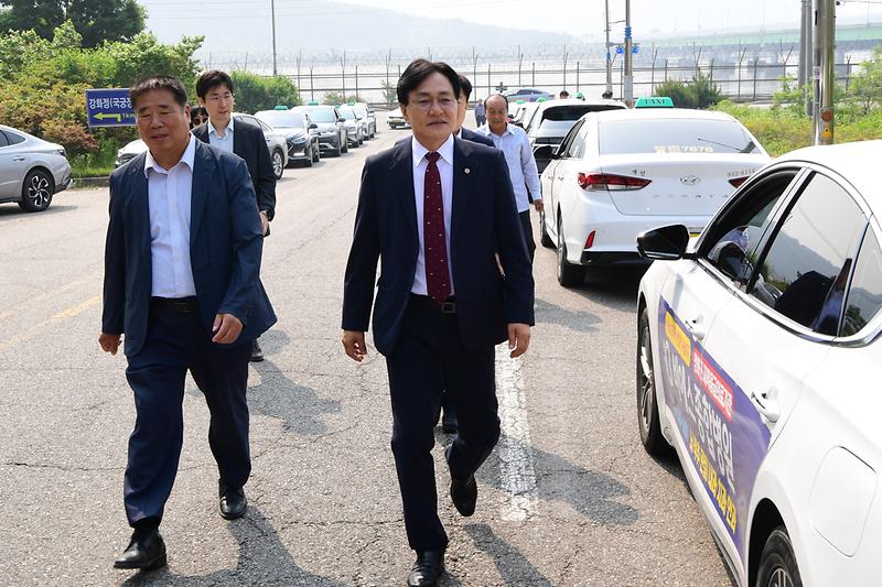 개인택시_차량점검_(1).jpg 이미지