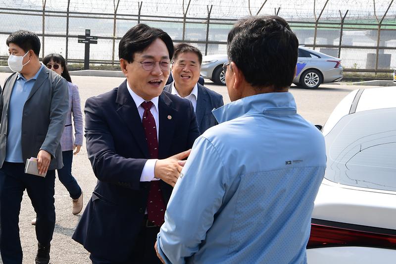 개인택시_차량점검_(3).jpg 이미지