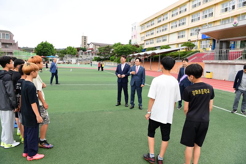 강화초_축구부_격려_(3).jpg 이미지