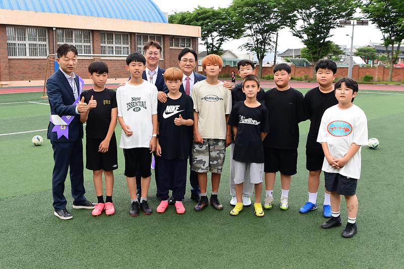 강화초_축구부_격려_(6).jpg 이미지