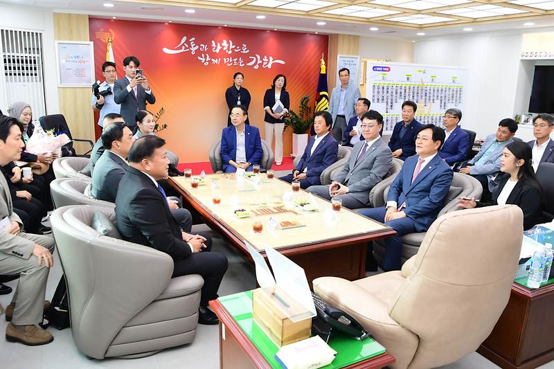 강화군_빡끄렛군_업무협약식_(23).jpg 이미지