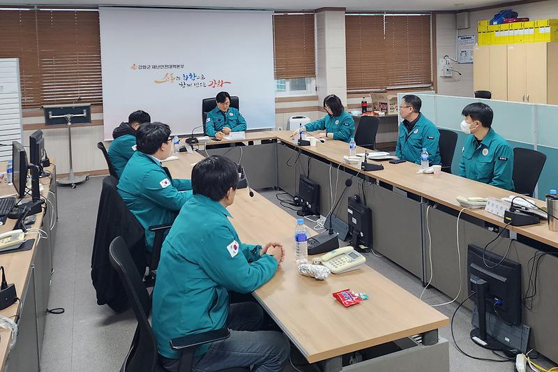 강화군_재난상황실_방문_격려_(3).jpg 이미지