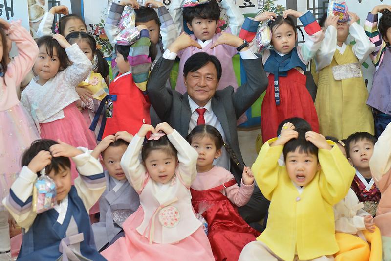 강화군청_어린이집_방문_(1).jpg 이미지