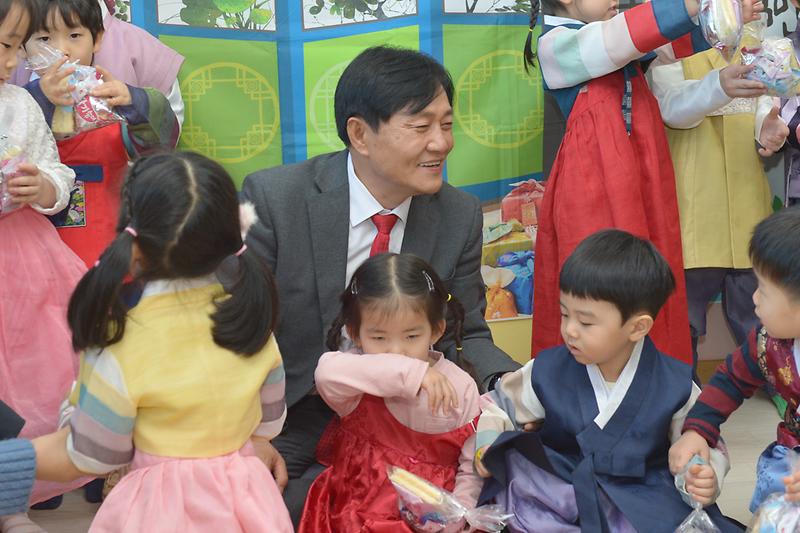 강화군청_어린이집_방문_(7).jpg 이미지