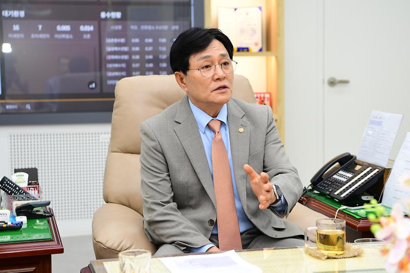 긴급_대책회의_(5).jpg 이미지