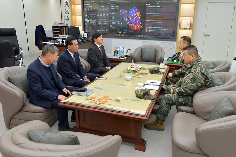 해병대_2사단장_강화군청_방문_(11).jpg 이미지