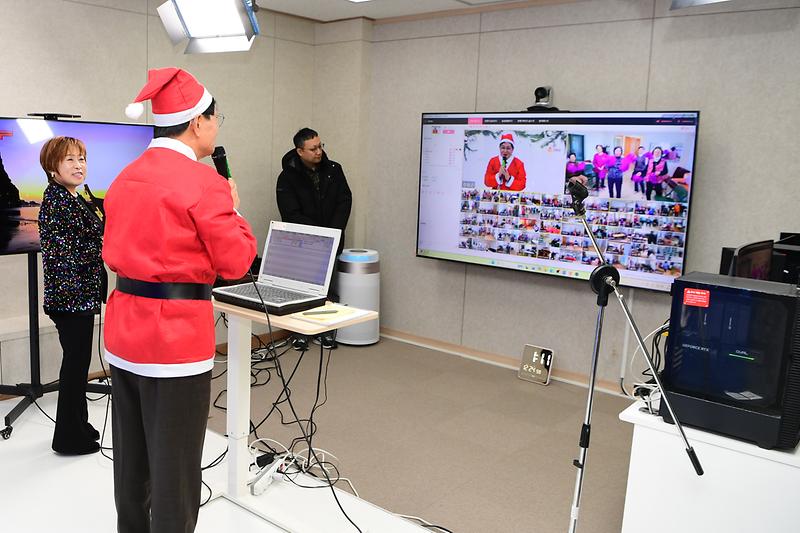 헬스케어_스마트_경로당_화상시스템_인사_(4).jpg 이미지