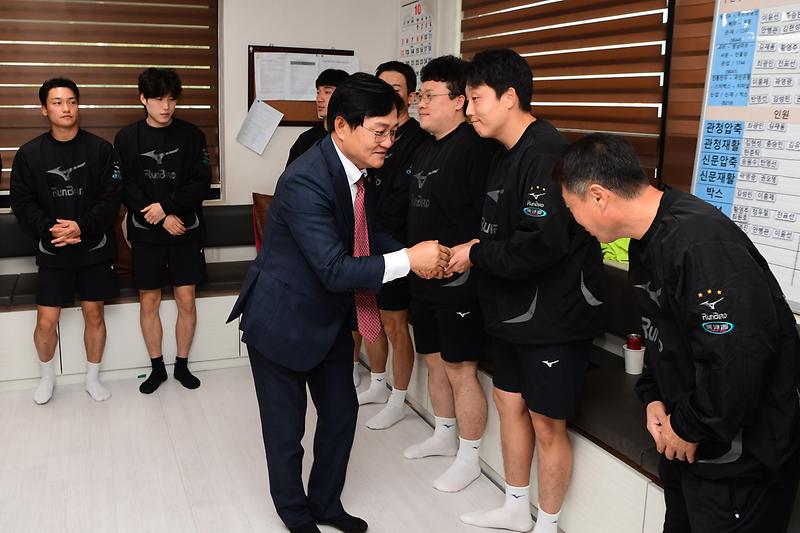 환경공무관_체육행사_격려_(5).jpg 이미지