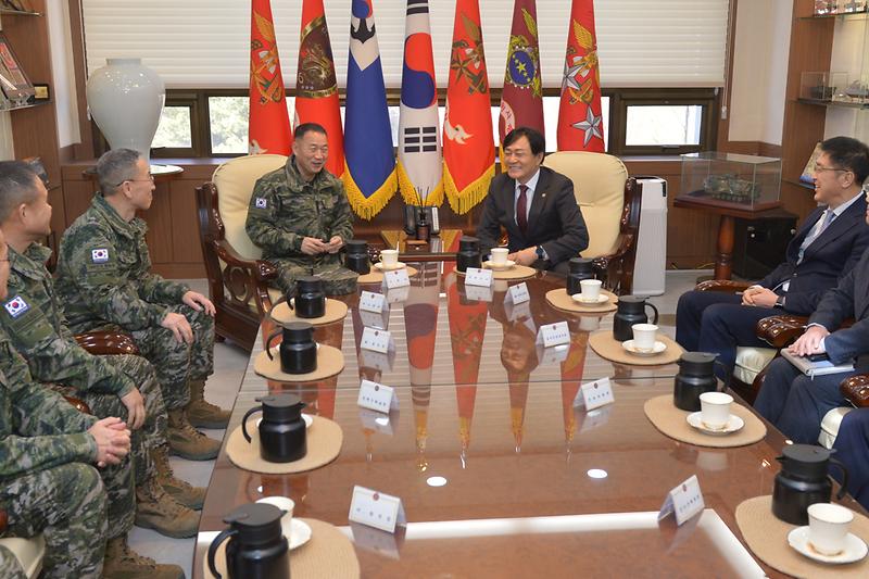 일자리_관련_해병대사령부_업무협약_(4).jpg 이미지