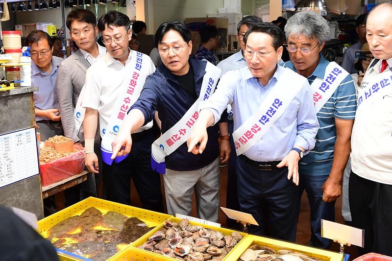 인천시장_강화군_수산시장_방문_(30).jpg 이미지