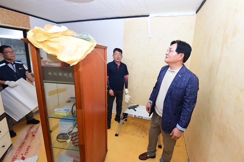 저소득가구_집수리_현장_확인_(4).jpg 이미지