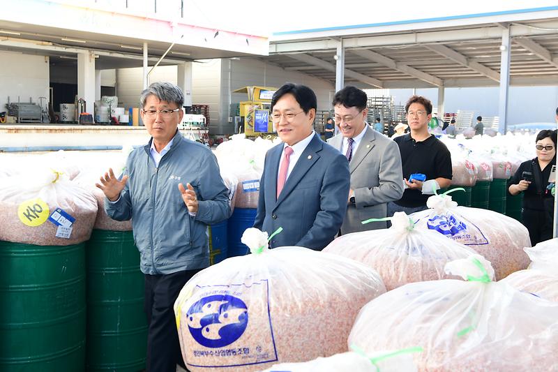 새우젓_위판장_(12).jpg 이미지