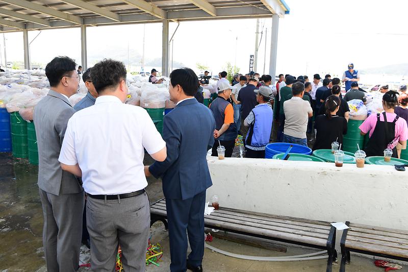 새우젓_위판장_(16).jpg 이미지