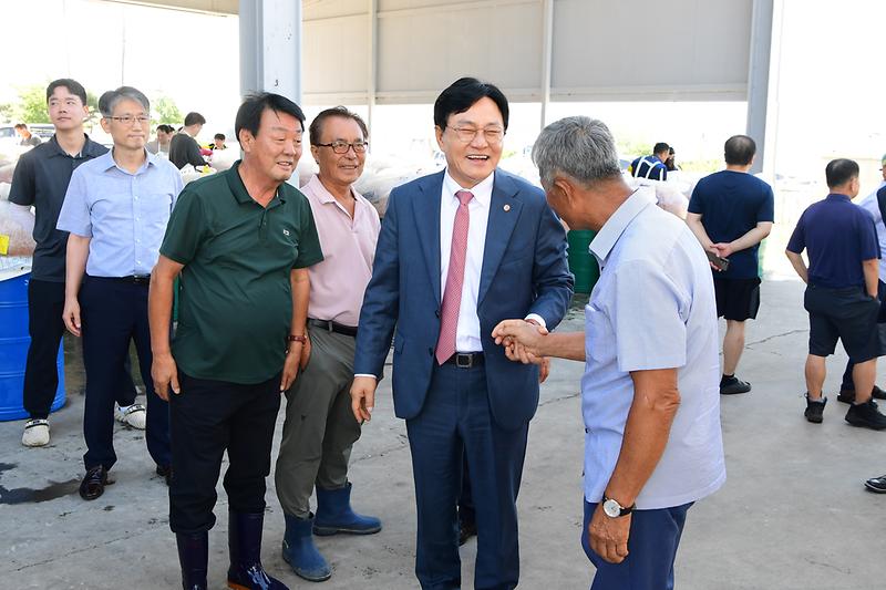 새우젓_위판장_(4).jpg 이미지